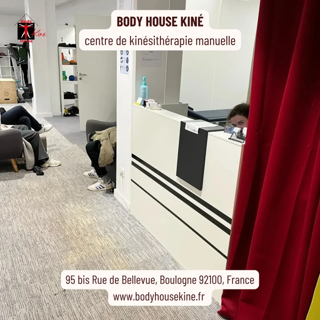 Espace d'accueil du cabinet Body House Kiné rue de Bellevue à Boulogne-Billancourt, comptoir de réception pour la prise de rendez-vous